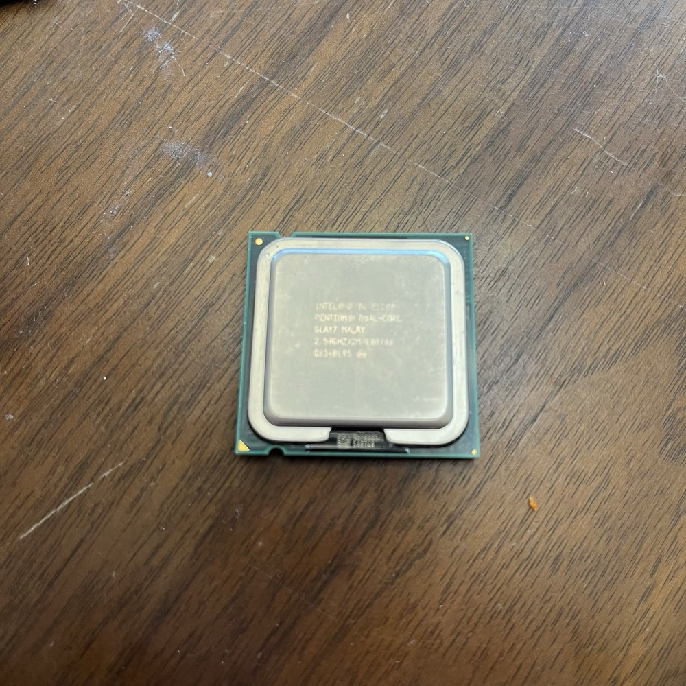 Intel Pentium Dual Core E5200 SLAY7 2.5GHz FSB-1000 MHz Socket 775 Processor